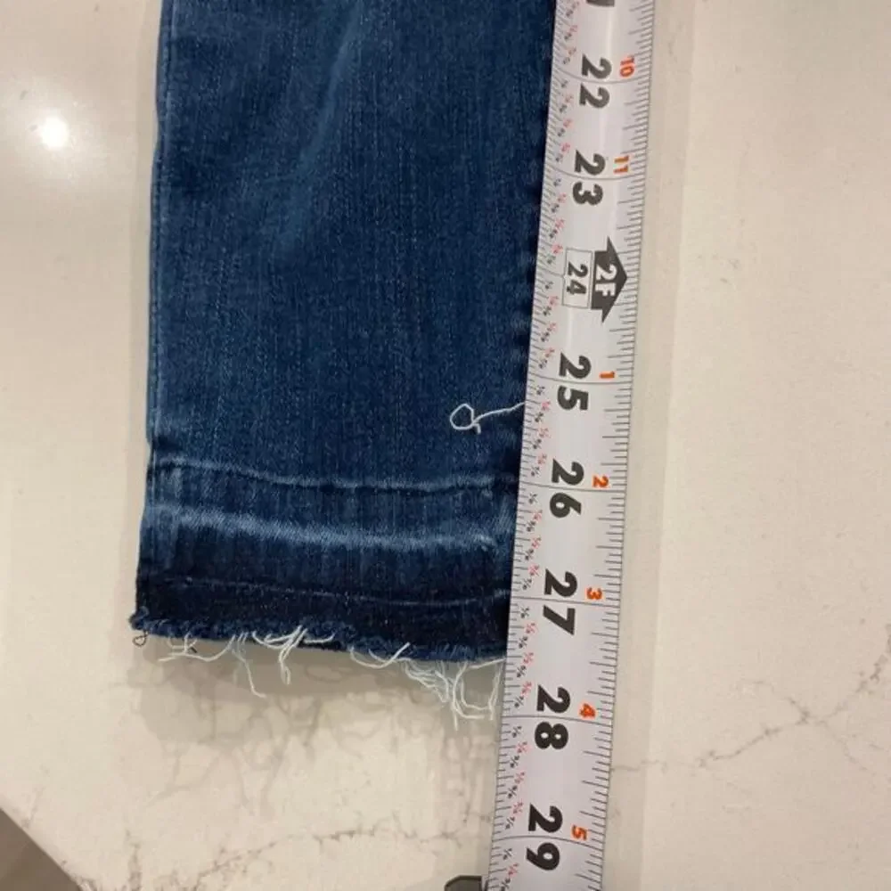 SPANX‎ Distressed Ankle Skinny Jeans in Medium Wash Size Small